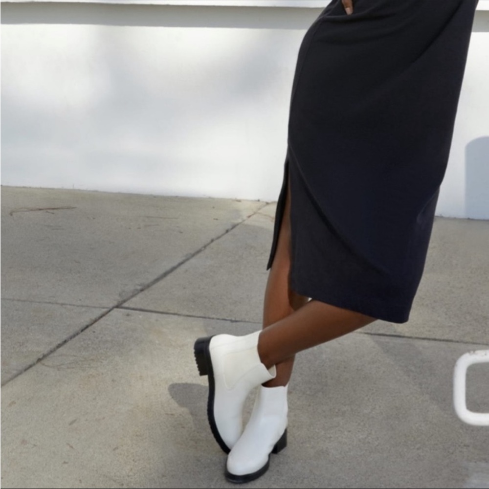Everlane Chelsea Boot